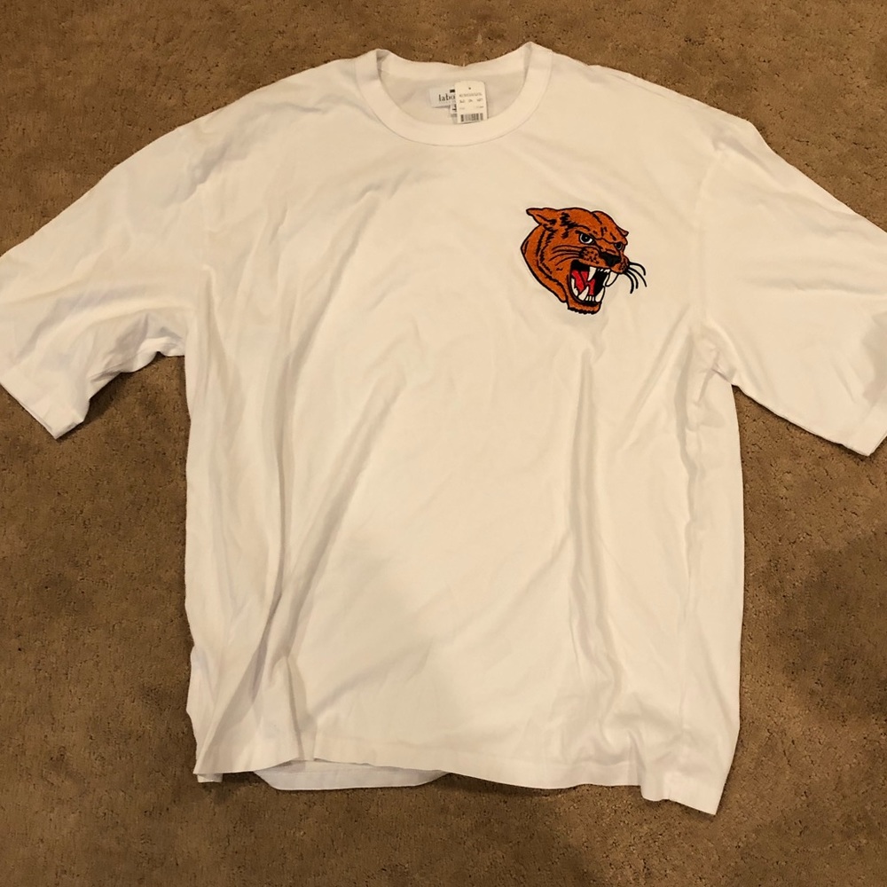 New with tags white tiger patch shirt!